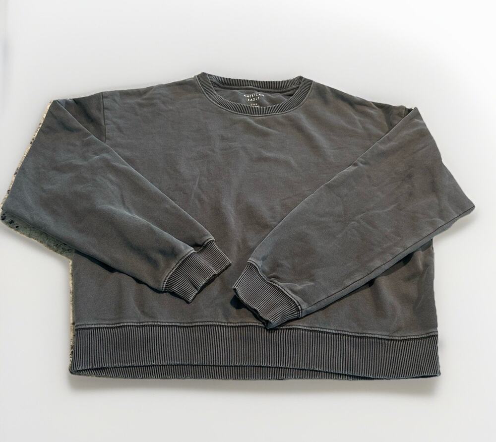 American Eagle Crew Beach Women’s Medium Dark Grey Long Sleeve Sweater